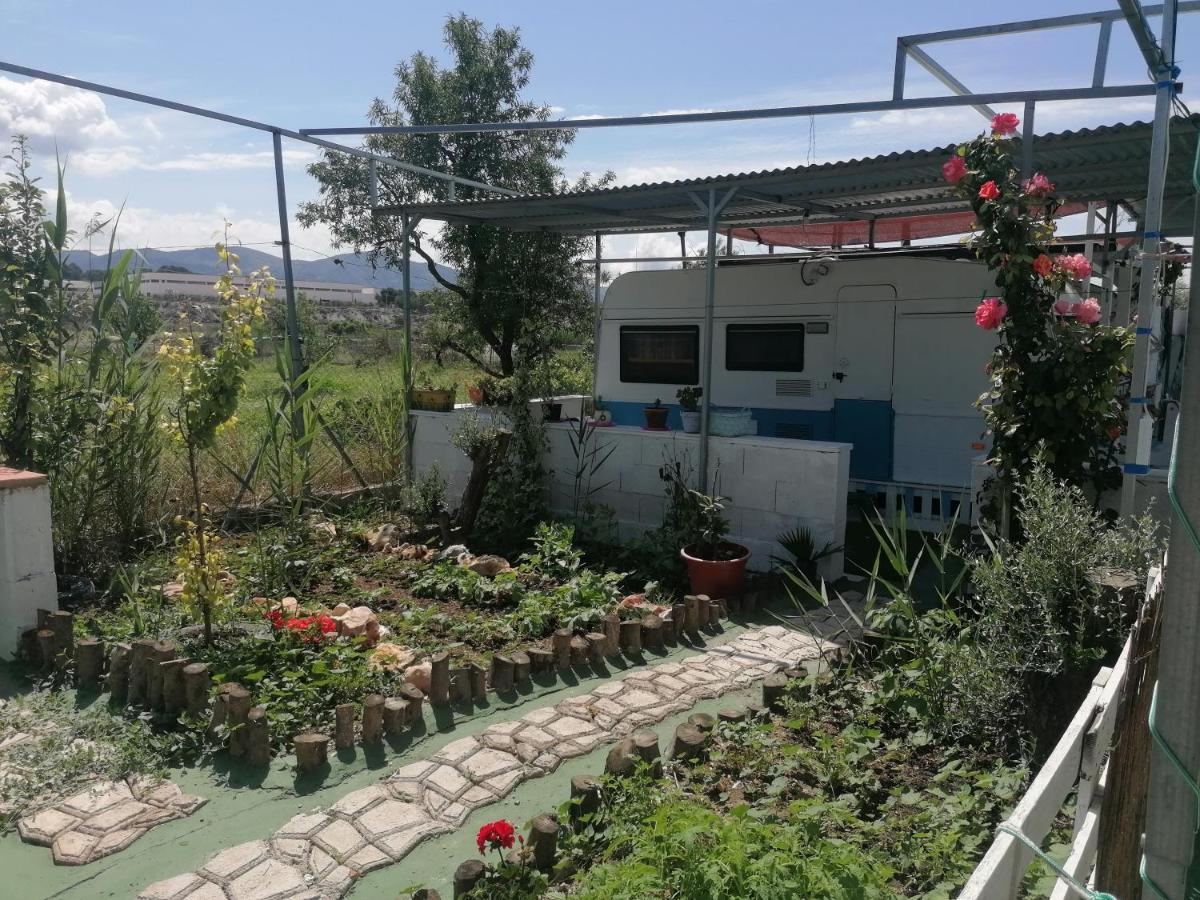 סאקס Caravanas Y Habitaciones Para Relajarse מראה חיצוני תמונה