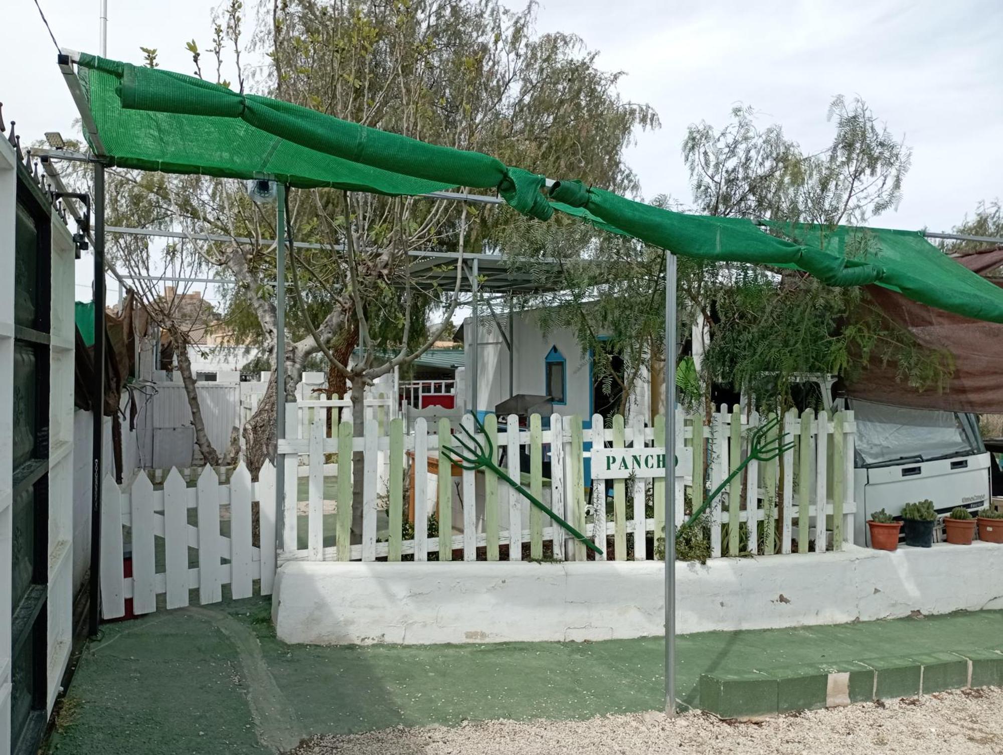 סאקס Caravanas Y Habitaciones Para Relajarse מראה חיצוני תמונה