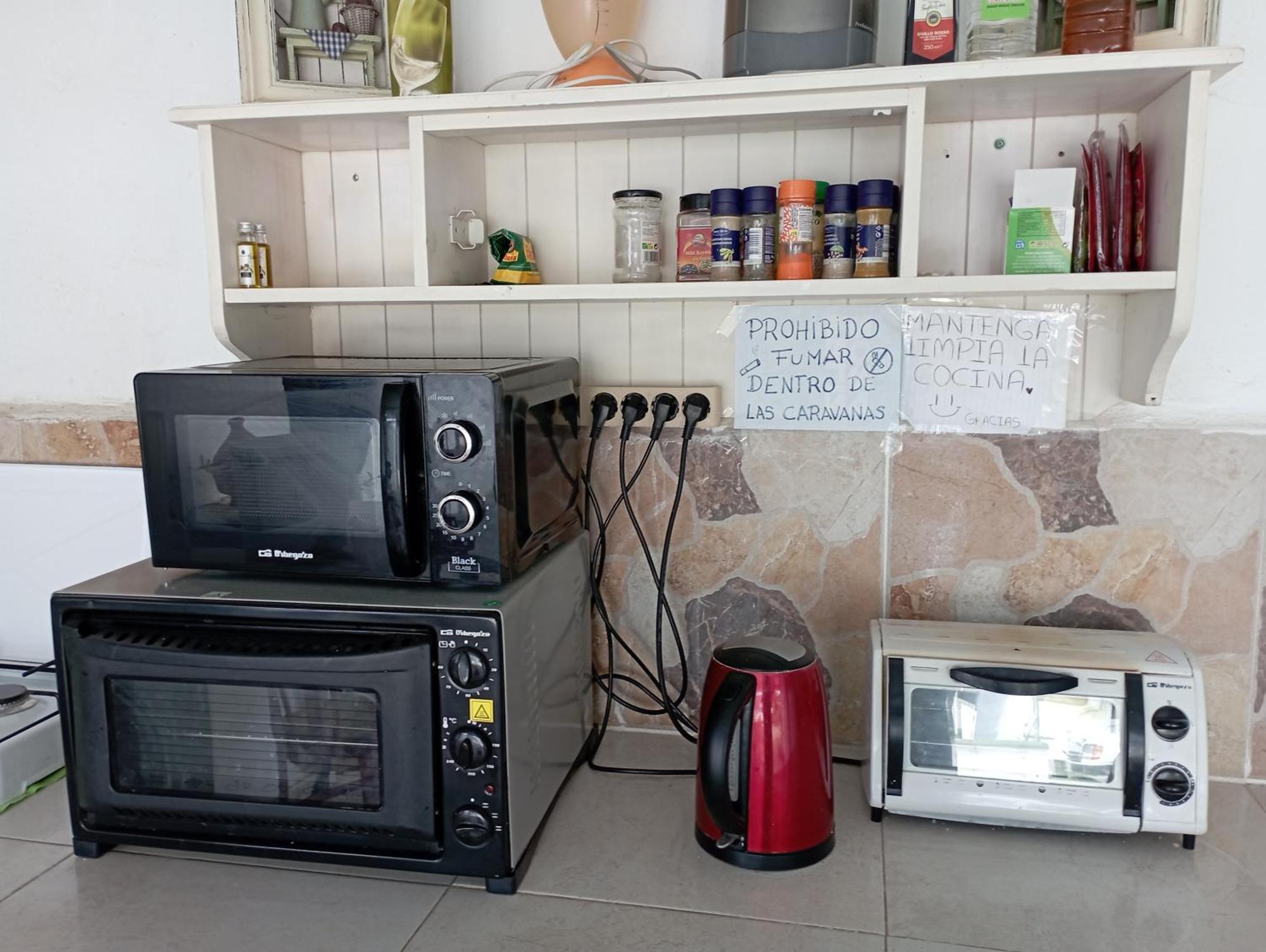 סאקס Caravanas Y Habitaciones Para Relajarse מראה חיצוני תמונה