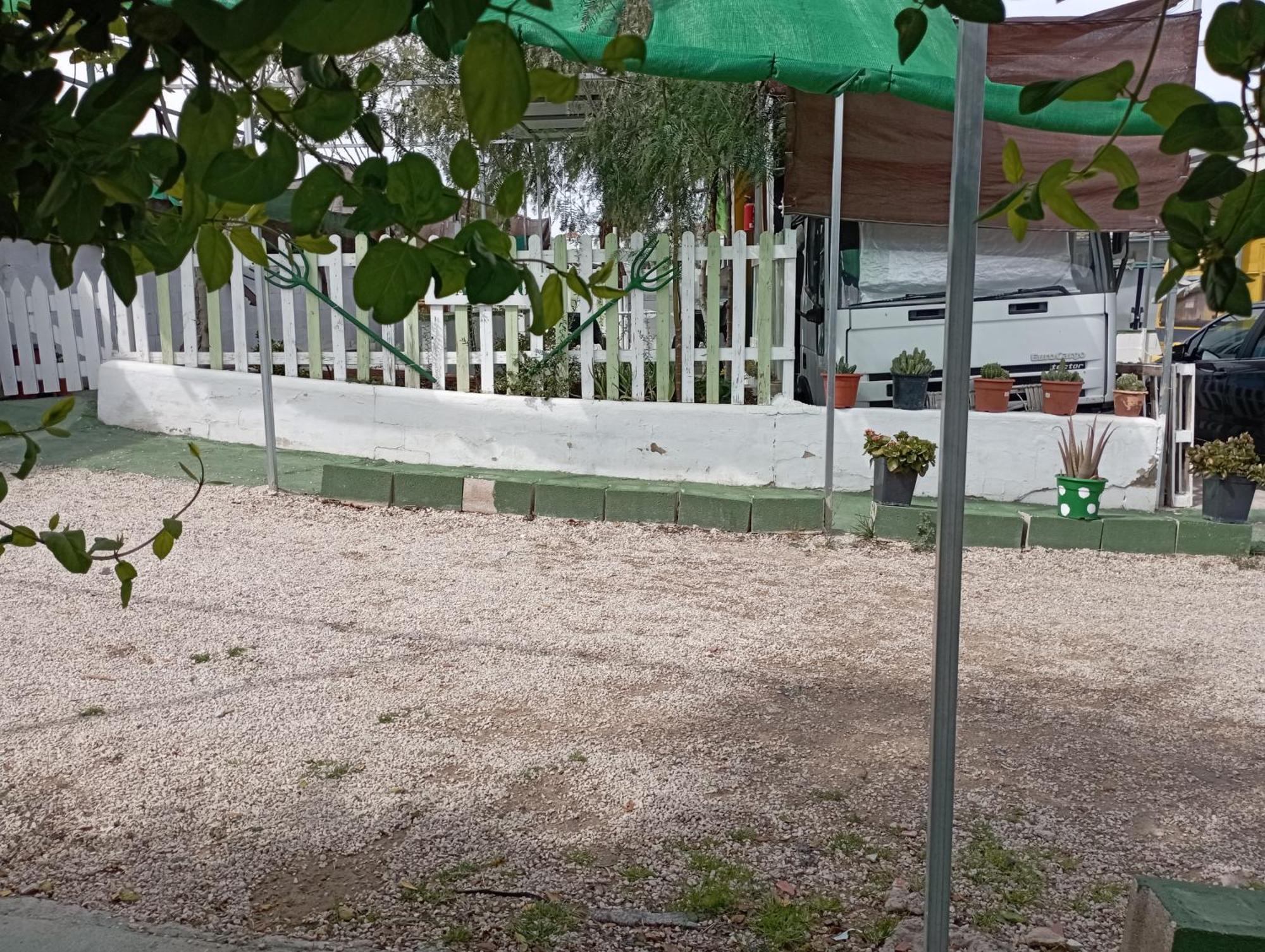 סאקס Caravanas Y Habitaciones Para Relajarse מראה חיצוני תמונה