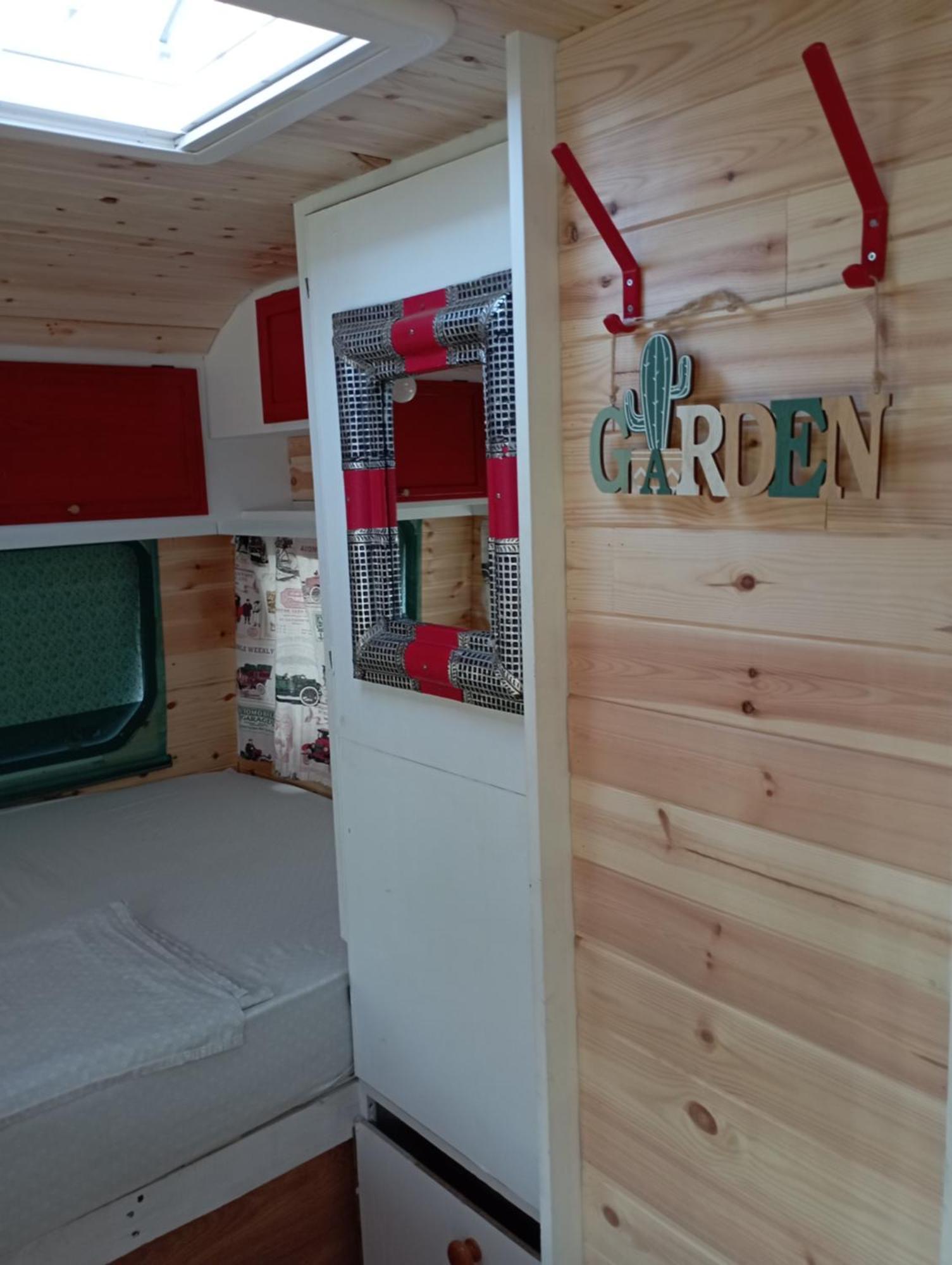 סאקס Caravanas Y Habitaciones Para Relajarse מראה חיצוני תמונה