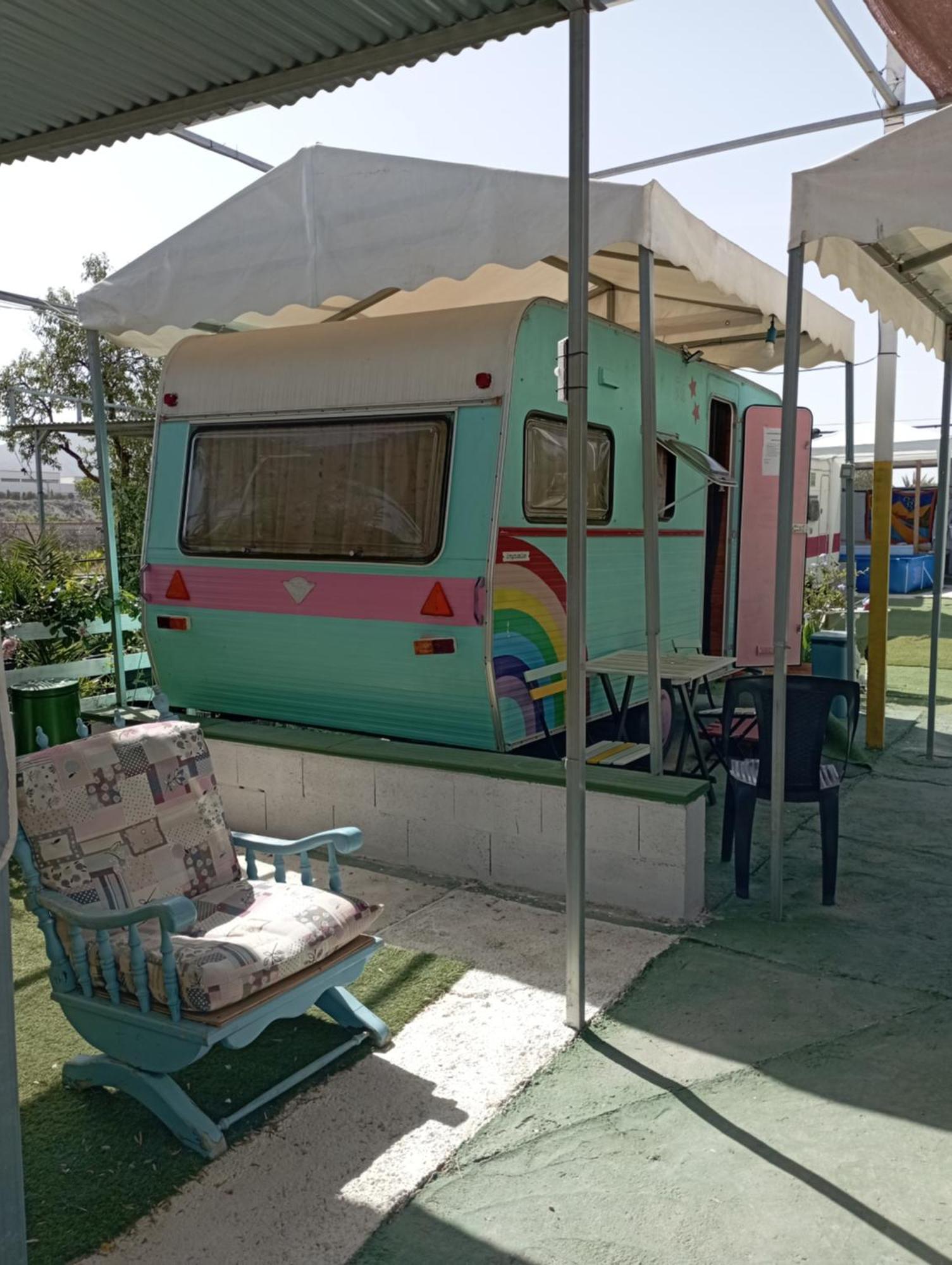 סאקס Caravanas Y Habitaciones Para Relajarse מראה חיצוני תמונה